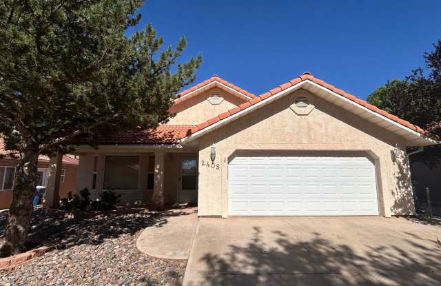 Available October! 4 Bed, 2 Bath, 2 Car Garage For Rent! photos photos