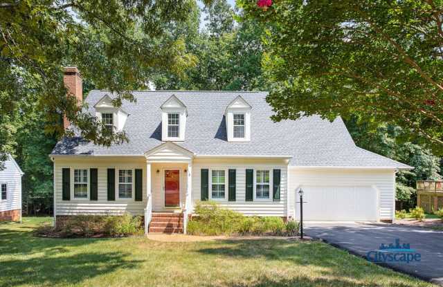 WONDERFUL WOODLAKE HOME WITH 1ST FLOOR BEDROOM - 5709 Grove Forest Court, Woodlake, VA 23112
