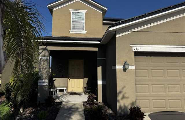 1310 Trailwater St photos photos