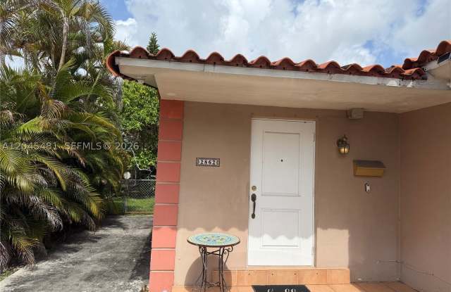 2862 SW 38 Ave photos photos