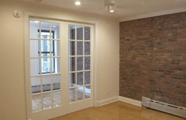 94 Christopher St Gallery 2