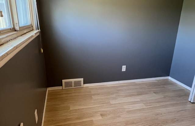25568 Thomas Drive Gallery 4