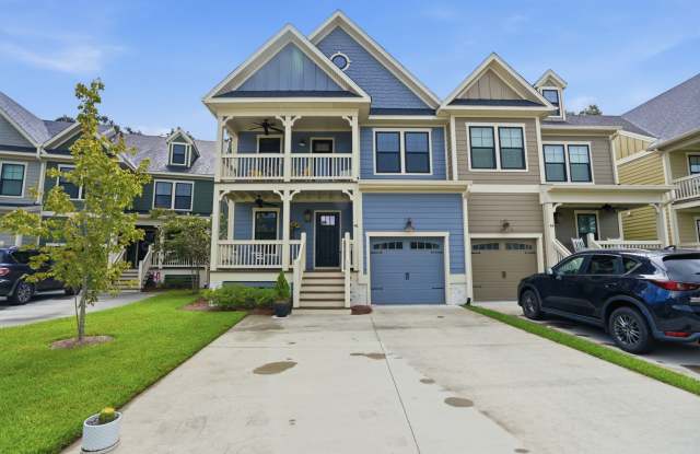 Beautiful Townhome In Private Community Gallery 1