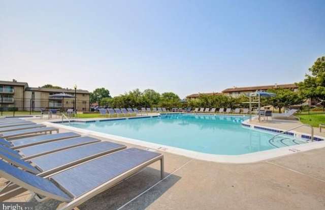 714 COUNTRY VILLAGE Drive photos photos