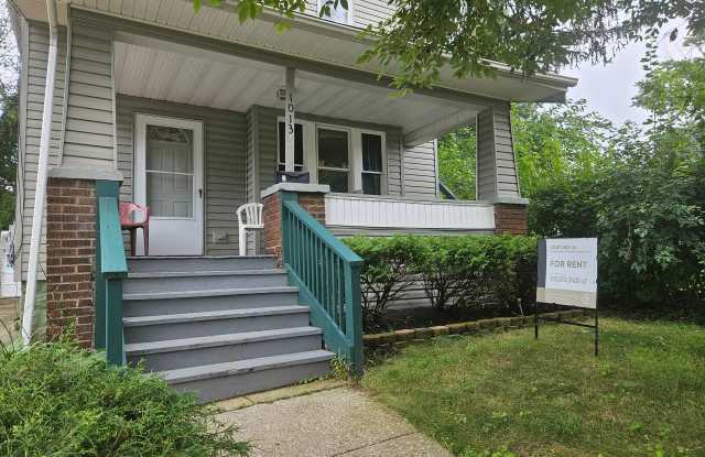 1013 Celina Ave Akron (Bedrooms for rent) photos photos