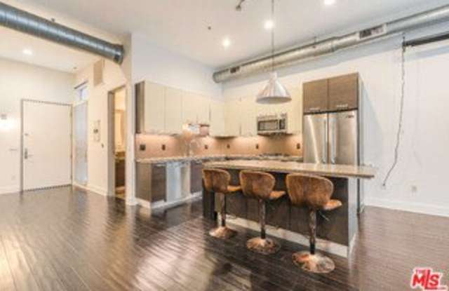 13320 Beach Avenue Gallery 1