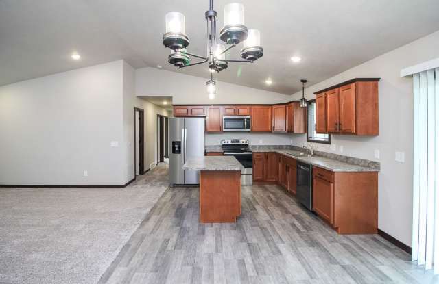 Beautiful 3 bedroom 2 bath unit at 620 Samantha St. in Tea, SD. Gallery 3