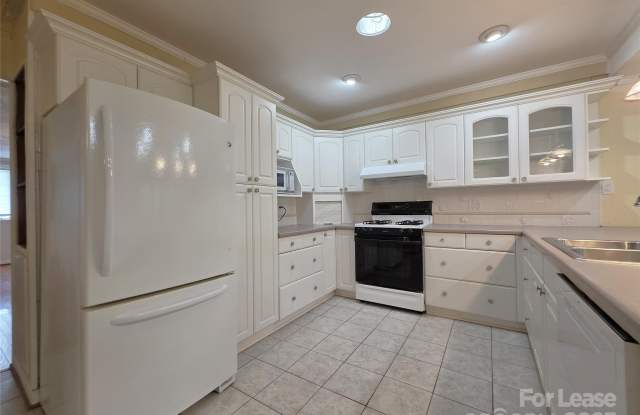 732 Washington Street - 732 Washington Street, Cramerton, NC 28032