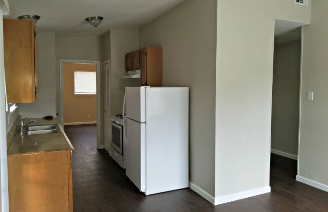 5106 Village Glen Gallery 3