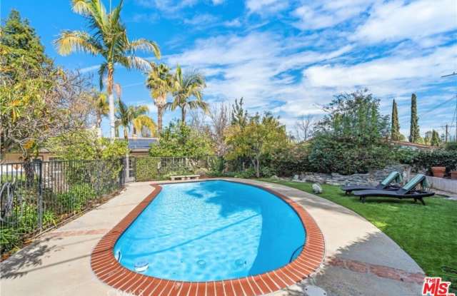 24316 Burbank Blvd photos photos