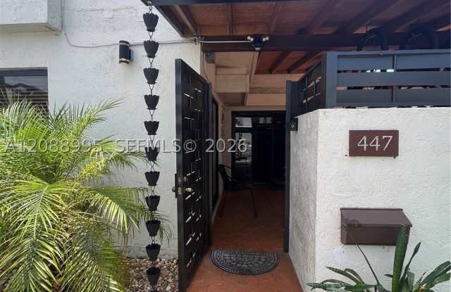 447 NW 98th Ct Gallery 2