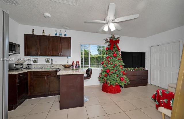 7420 SW 31st St photos photos