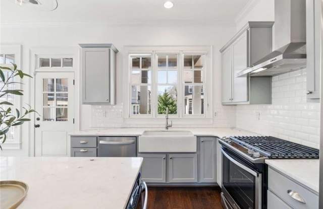 124 Parkside W Court Gallery 4