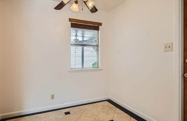 13806 Brays Forest Gallery 4