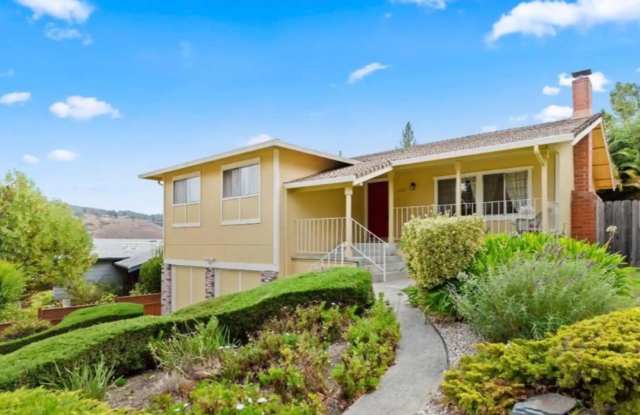 Stunning El Sobrante Hillside Home with Sweeping Views, Expansive Deck & Generous Yard Gallery 3