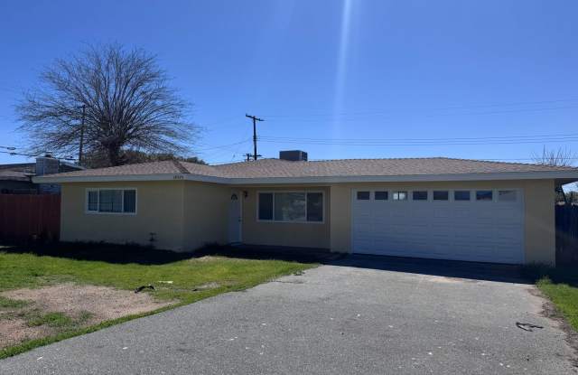 3 Bedroom, 1 Bath Home, Fully Renovated photos photos