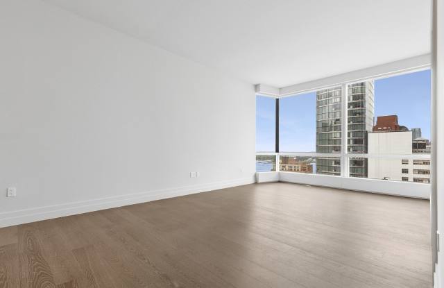 77 Greenwich Street Gallery 1