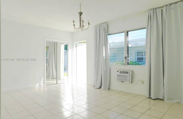 1247 Marseille Dr photos photos