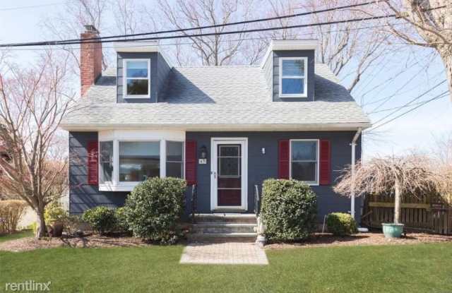 63 Kirby Lane - 63 Kirby Lane, Jamesport, NY 11901
