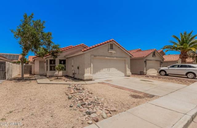 Charming 3-Bedroom with Vaulted Ceilings  Quartz Kitchen! photos photos