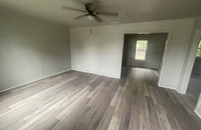 3102 Hollywood Avenue photos photos
