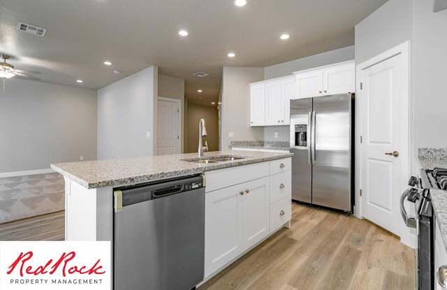 Modern 4-Bed Townhome in Hurricane Heights - 490 West 540 North, Hurricane, UT 84737