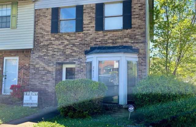 2437 Hampstead Dr Gallery 2