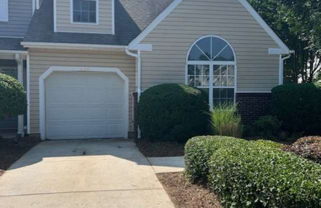 Desired Location for this 3 bedroom 2 bath Townhome photos photos