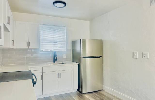 Ground Floor 2 Bedroom Near Health District BY UM & JMH Gallery 2
