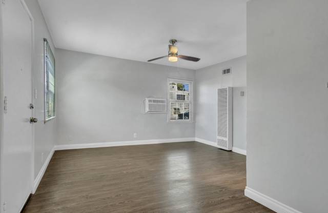 13808 Moorpark StreetUnit B Gallery 3