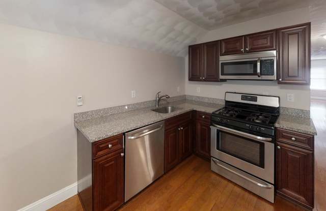70 Pembroke Avenue70 Pembroke Avenue - 70 - 3 Gallery 3