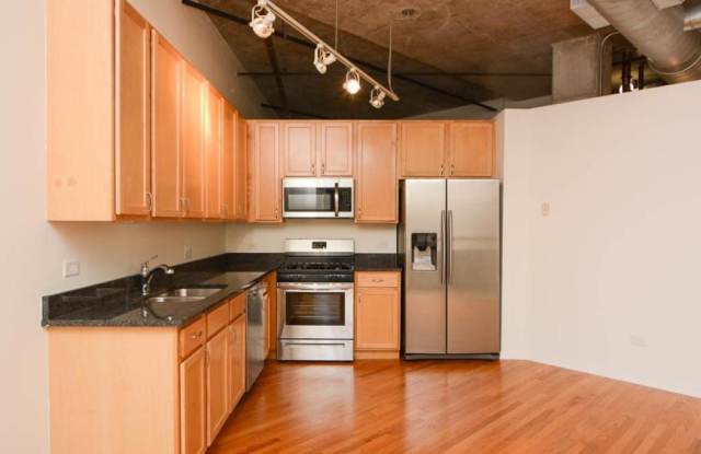 931 Van Buren Gallery 2