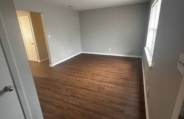 2 Bedroom 1 Bath Apartment Gallery 3