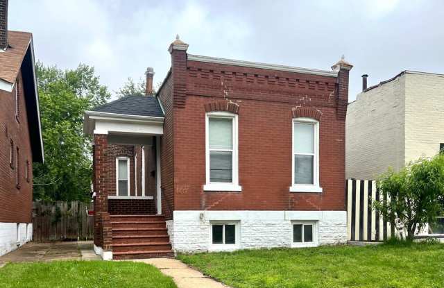 Charming 2 Bedroom, 1 Bath Brick Home in St. Louis! Presented By Tiffany Gerling’s Team photos photos