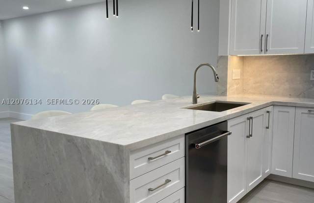 7840 CAMINO REAL P-111 Gallery 3