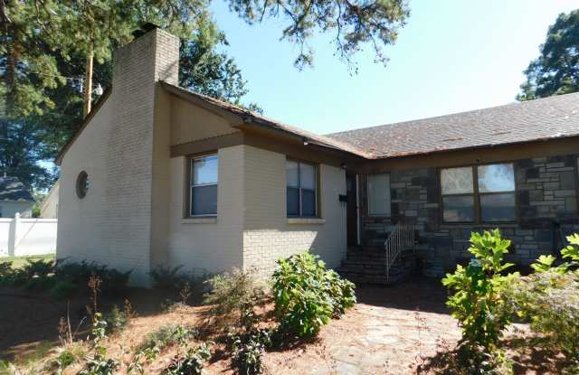 2 Bedroom Duplex in Central Fort Smith - 3910 Wicklow Drive, Fort Smith, AR 72903