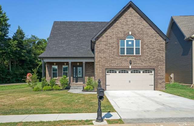 1003 Barnhill Road Clarksville, TN 37043 Showings start 6/28/25 photos photos