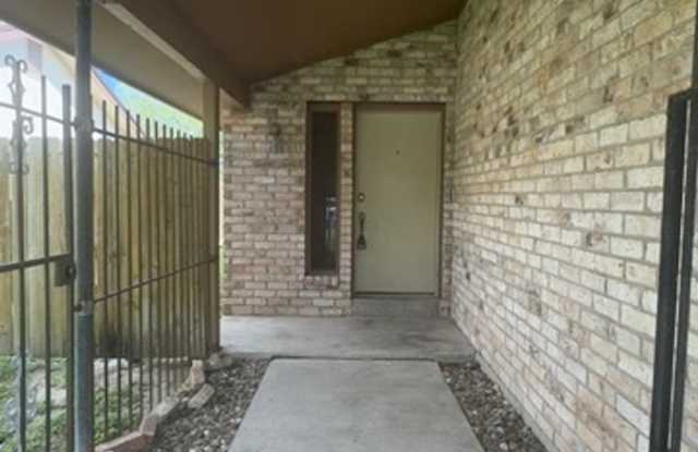 3 bedroom 2 bath house in Calallen area Gallery 3