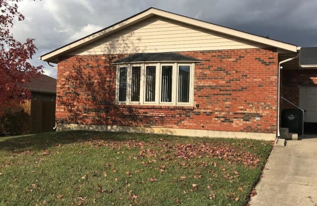170 Ewing Drive - 170 Ewing Drive, Fairfield, OH 45014
