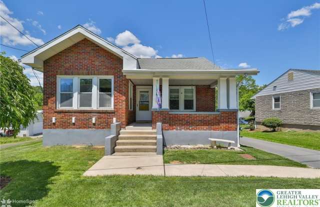 1635 Emmaus Avenue Gallery 2