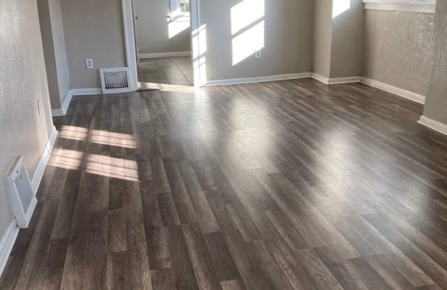 Spacious Recently updated 2 Bedroom 1 Bath House - 1832 Balkan Place, Toledo, OH 43613