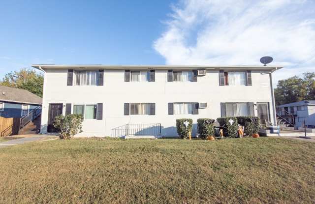Knoxville 37917 - 2 bedroom 1 bath apartment - call Ryan Fogarty 865-333-4840 photos photos