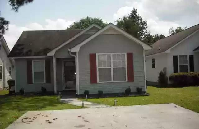 Inviting 3-Bedroom Valdosta Home with Fenced Yard and Covered Back Porch in the Blue Pool Neigborhood! photos photos