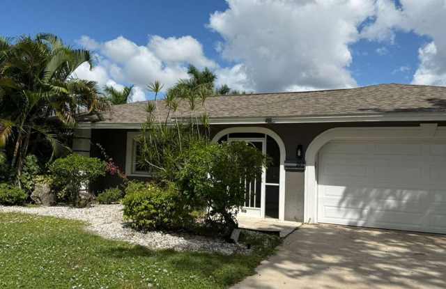 4 Bed + Den and 3 Bath 2,093 Sq Ft Pet-Friendly photos photos