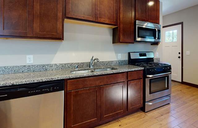 Affordable 5-Bedroom House close to U of M Campus Gallery 1