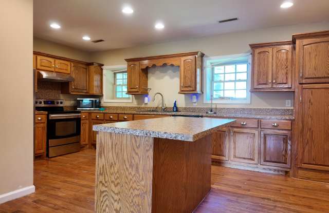 463 Old Moncks Corner Gallery 3