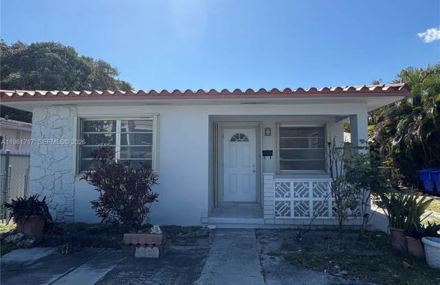 2752 SW 25th Ter photos photos