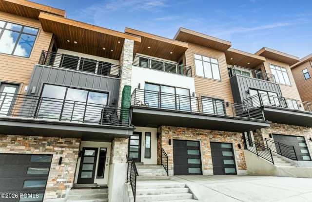 765 E Miner Way photos photos
