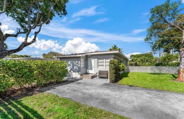 1003 SW 4th Ave photos photos