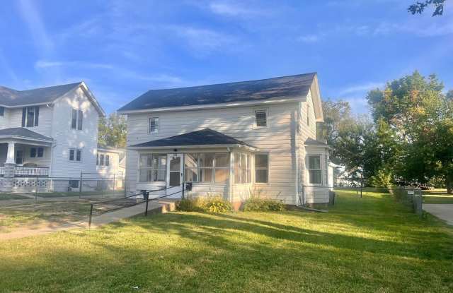 4-Bedroom/2-Bath Home for Rent in Clinton, IA photos photos